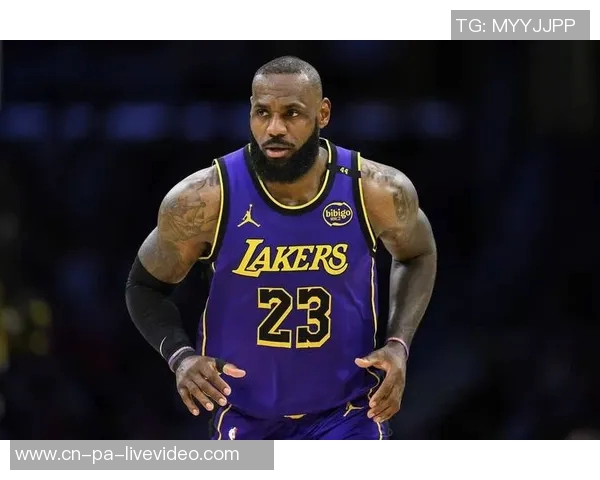 詹姆斯与湖人未来关系的考量与挑战是什么让他难以做出决定